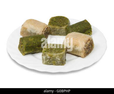 Piastra con bagno turco baklava isolate su sfondo bianco Foto Stock