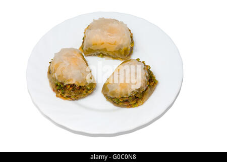 Piastra con bagno turco baklava isolate su sfondo bianco Foto Stock