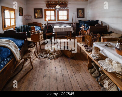 Camera vecchia in casa del contadino Foto Stock