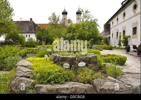 Giardino di erbe aromatiche in abbey in Baviera Foto Stock