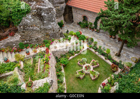 Cortile del Monastero Santo di Rousanou in GRE Foto Stock