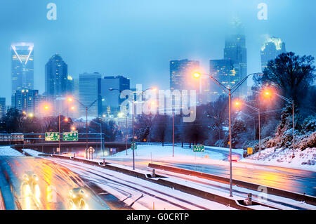 Charlotte nella Carolina del nord città dopo la tempesta di neve e ghiaccio pioggia Foto Stock