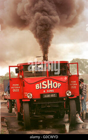 Condotto di vapore autocarro touring Highlands della Scozia Foto Stock