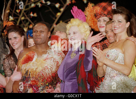 Vivienne Westwood fashion show at SECC Glasgow nel 1999 Foto Stock