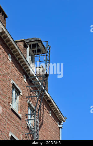 Antica costruzione di scala esterna caso di Leuven, in Belgio il 23 aprile 2016 Foto Stock