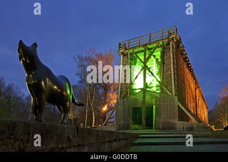 Illuminato torre di graduazione in Bad Sassendorf Foto Stock