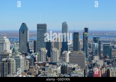 Montreal, Canada: Marzo 20, 2016: Skyline di Montreal in primavera Foto Stock