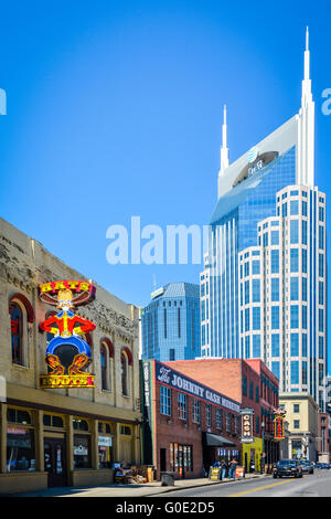 Un highlight per ventole, il Johnny Cash Museum di Nashville TN è ospitato in un antico edificio di mattoni colorati in downtown Foto Stock