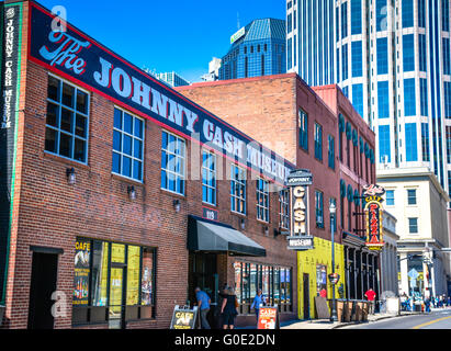 Un highlight per ventole, il Johnny Cash Museum di Nashville TN è ospitato in un antico edificio di mattoni colorati in downtown Foto Stock