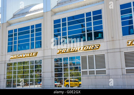 La Bridgestone Arena sede prestazioni ospita eventi musicali ed è casa di predatori NHL Hockey su ghiaccio team in Nashville TN Foto Stock