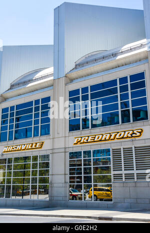 La Bridgestone Arena sede prestazioni ospita eventi musicali ed è casa di predatori NHL Hockey su ghiaccio team in Nashville TN Foto Stock