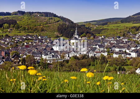 Vista scenico villaggio hallenberg in primavera Foto Stock