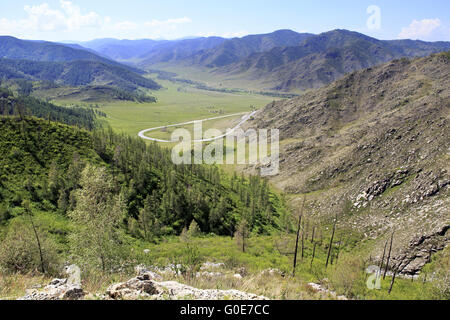 Bella vista delle montagne di Altai sul pass Chike Taman. Foto Stock