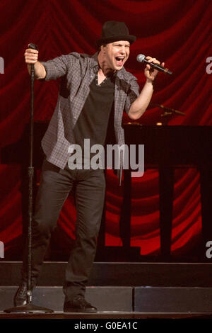 Madison, Wisconsin, Stati Uniti d'America. Il 27 settembre, 2015. Musicista GAVIN DEGRAW esegue dal vivo presso il Kohl Center a Madison, Wisconsin © Daniel DeSlover/ZUMA filo/Alamy Live News Foto Stock