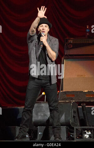 Madison, Wisconsin, Stati Uniti d'America. Il 27 settembre, 2015. Musicista GAVIN DEGRAW esegue dal vivo presso il Kohl Center a Madison, Wisconsin © Daniel DeSlover/ZUMA filo/Alamy Live News Foto Stock