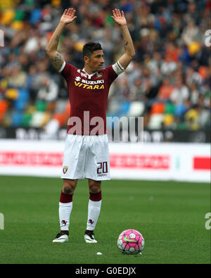 Udine, Italia. Il 30 aprile, 2016. Torino Il centrocampista Giuseppe Vives gesti durante il campionato italiano di una partita di calcio tra Udinese Calcio v Torino FC il 30 aprile, 2016 a Dacia Arena di Udine. Credito: Andrea Spinelli/Alamy Live News Foto Stock