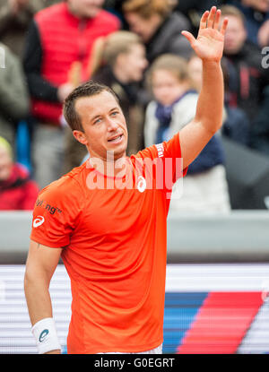 Monaco di Baviera, Germania. 01 Maggio, 2016. Germania Philipp KOHLSCHREIBER: risultati nei celebra vincere la partita finale del tennis ATP torneo contro Austria Dominic Thiem a Monaco di Baviera, Germania, 01 maggio 2016. Foto: MARC MUELLER/dpa/Alamy Live News Foto Stock