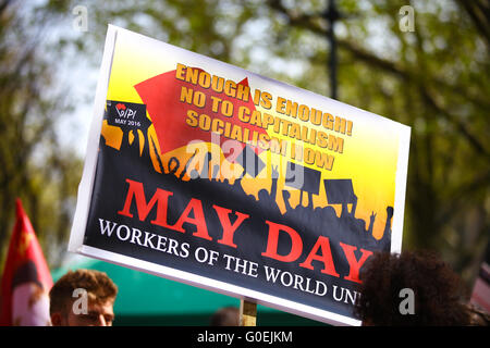 Londra, 1 maggio 2016 - Migliaia di prendere parte nel giorno di maggio nel rally di Londra seguita da marzo a Trafalgar Square Credit: Dinendra Haria/Alamy Live News Foto Stock