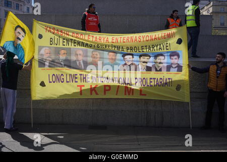 Londra,l'Inghilterra,REGNO UNITO : 1 Maggio 2016 : migliaia di prendere parte nel giorno di maggio marzo a Londra e detiene un rally in Trafalgar Square a Londra. Credito: Vedere Li/Alamy Live News Foto Stock