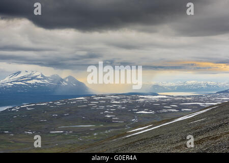 Doccia a pioggia, Mount Akka, Lapponia, Svezia Foto Stock