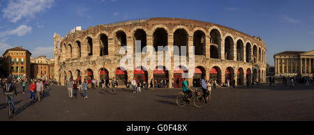 Vista panoramica sull'Arena di Verona in Italia Foto Stock