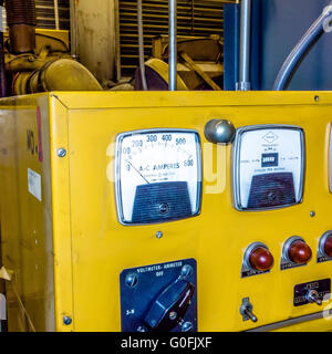 Generatore diesel unità ha un gruppo montato il radiatore e il filtro del combustibile Foto Stock