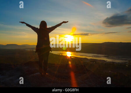 Le donne è atmosfera rinfrescante sulla collina Foto Stock