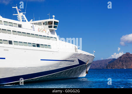 Turista moderno nave da crociera vela sul Mar Egeo Foto Stock