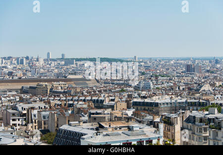 Skyline di Parigi il luminoso giorno di estate Foto Stock