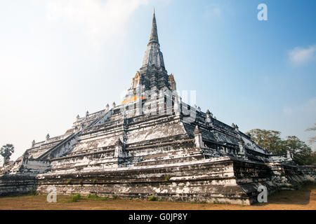 Parte delle rovine di Wat Phu Khao Thong in Ayutthaya Thailandia Foto Stock