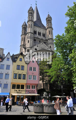 Grande la chiesa di San Martino, Stapelhaus, Stapelhauser, Rheingarten, Colonia, nella Renania settentrionale-Vestfalia, Germania / Köln, Stapelhäuser, Gross Sankt Martin, Gross San Martin Foto Stock