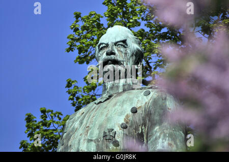 Un monumento di Albrecht Theodor Emil Graf von Roon, syringa, Grosser Stern, Grosser Tiergarten, il Tiergarten di Berlino, Germania Foto Stock