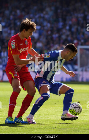 La Coruña, Spagna. Il 1 maggio, 2016. Lucas Perez controlla la sfera durante La Liga BBVA match tra RC Deportivo de la Coruña e Getafe CF a Stadio Riazor il 1 maggio 2016 a La Coruña, Spagna. Credito: Visual&scritto SL/Alamy Live News Foto Stock