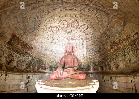 Statue di Buddha in Pho Win Taung Grotte Monywa, Mandalay Foto Stock