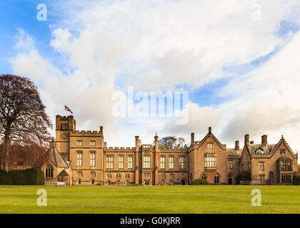 La Newstead Abbey, dall'Oriente. A Newstead Abbey, Newstead, Nottinghamshire, Inghilterra. Foto Stock