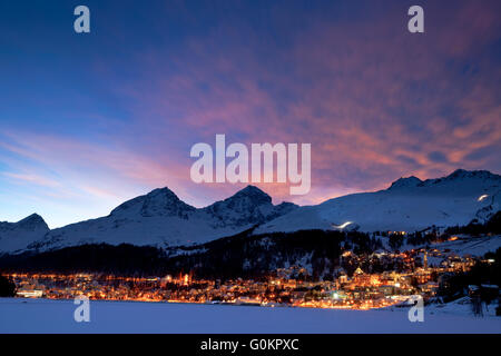 Saint Moritz svizzera al crepuscolo Foto Stock