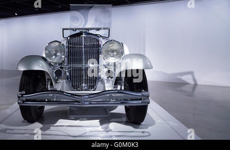 1936 Duesenberg SJN Modello convertibile coupé da Rollston. Parte della collezione Nethercutt, Helen e Jack Nethercutt Foto Stock