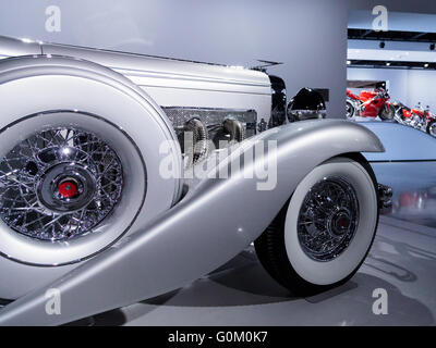 1936 Duesenberg SJN Modello convertibile coupé da Rollston. Parte della collezione Nethercutt, Helen e Jack Nethercutt Foto Stock