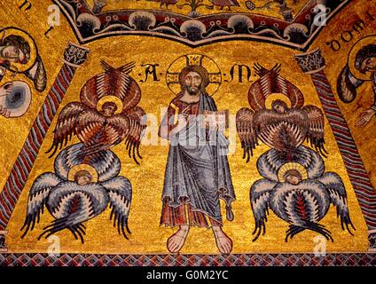 Un bellissimo soffitto della cattedrale nel cuore di Firenze Foto Stock