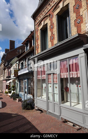 Il villaggio di Beaumont-en-Auge nel dipartimento del Calvados nella regione della Normandia in Francia nordoccidentale Foto Stock