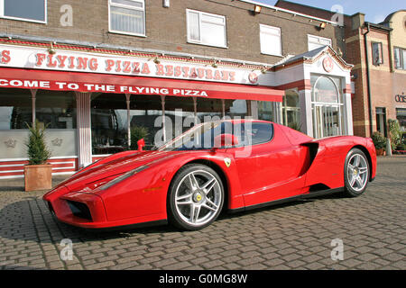 Ferrari Enzo al Flying Pizza, Leeds. Foto Stock