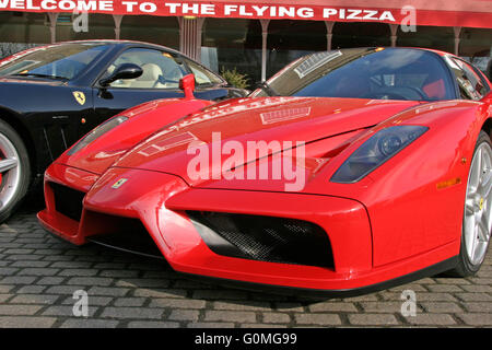 Ferrari Enzo al Flying Pizza, Leeds. Foto Stock