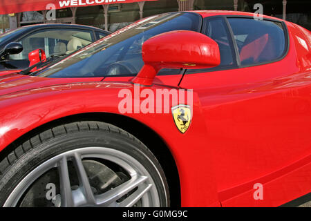 Ferrari Enzo 2004 presso il Flying Pizza, Leeds. Foto Stock