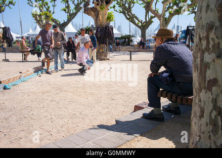 Gli uomini giocando a bocce a Cannes, Francia. Foto Stock