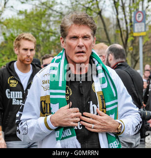 Dublino, Irlanda. 01 MAGGIO 2016 - David Hasselhoff arriva per la partenza della Gumball 3000, su un 6 giorno di guida di Bucarest. Foto Stock