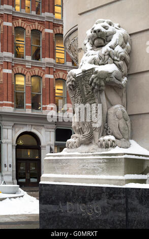 Lion scultura a Ottawa post office su Sparks Street Foto Stock