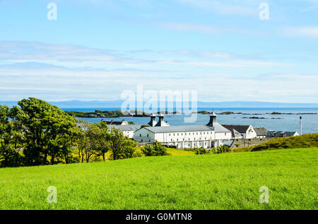 La distilleria Ardbeg sull'isola di Islay Scozia Scotland Foto Stock