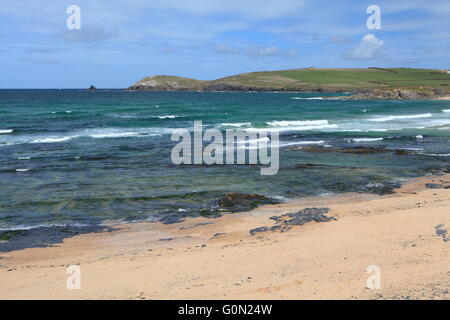 Chiara giornata di primavera a Constantine Bay, Padstow, North Cornwall, England, Regno Unito Foto Stock