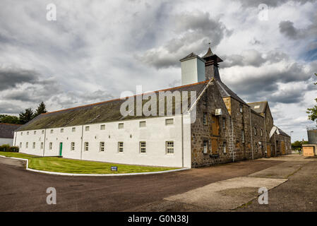 Esterno del Dallas Dhu distilleria in Scozia Foto Stock