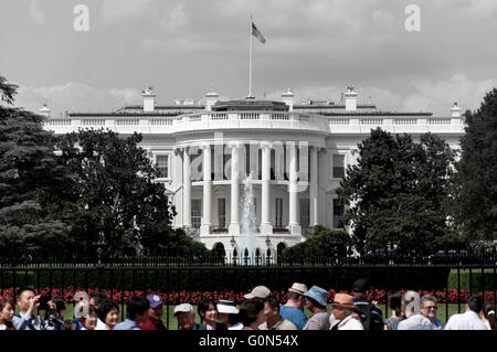 La Casa Bianca in bianco e nero con cantò in colore. Foto Stock